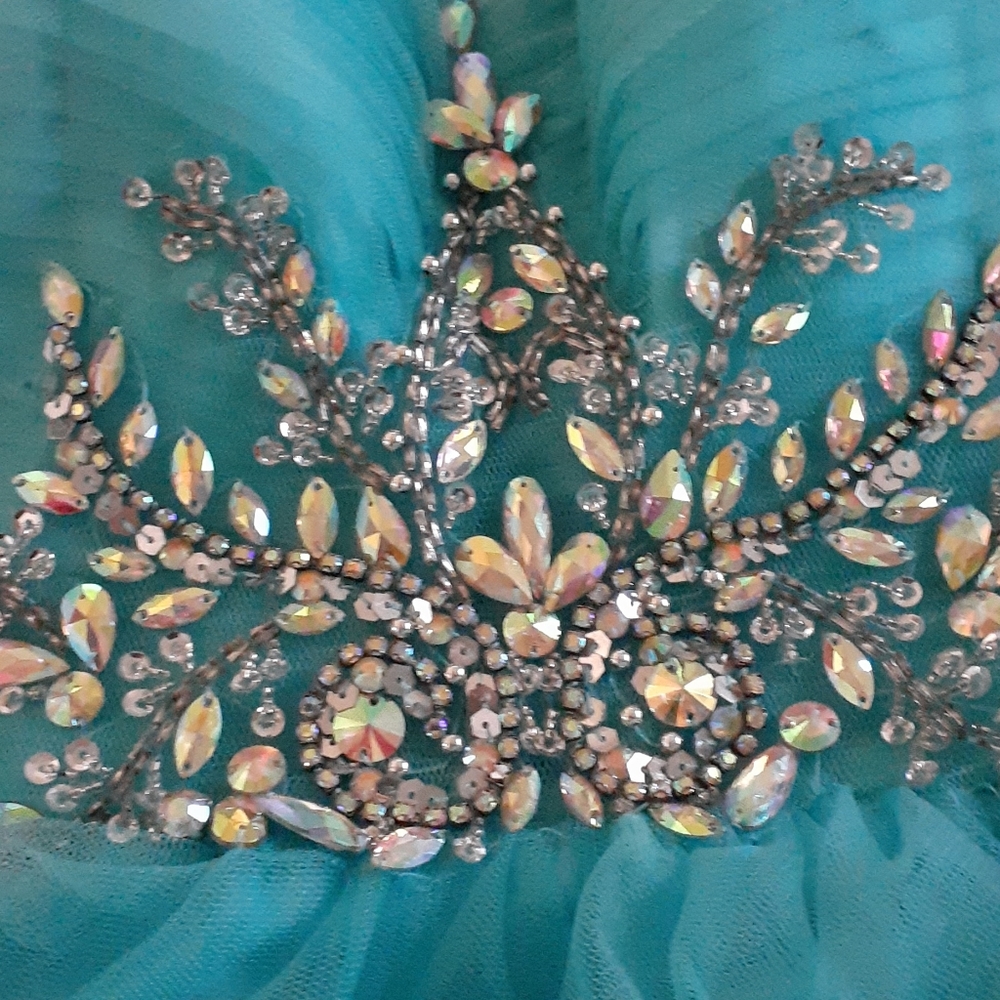Luxury dress - Picture 2 of 4